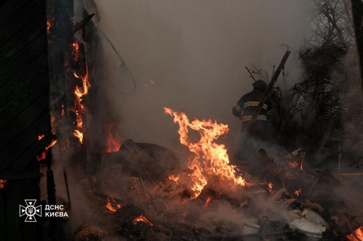Новини Києва - Пожежі після нічного обстрілу Києва ліквідовано