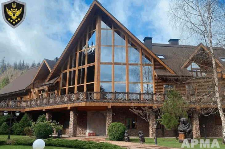 Новини України - Розкішна дача Медведчука отримала управителя