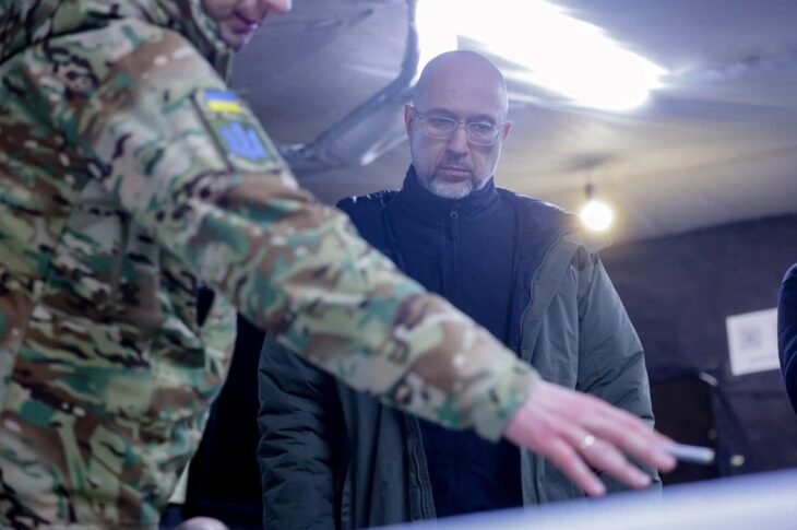 Новини України - Шмигаль відвідав оборонців Вовчанська