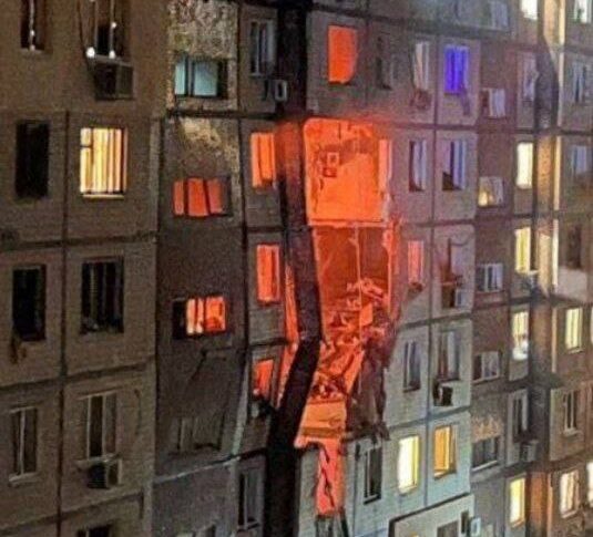 Новини України - У Дніпрі і Павлограді прогриміли вибухи, палає багатоповерхівка - пабліки