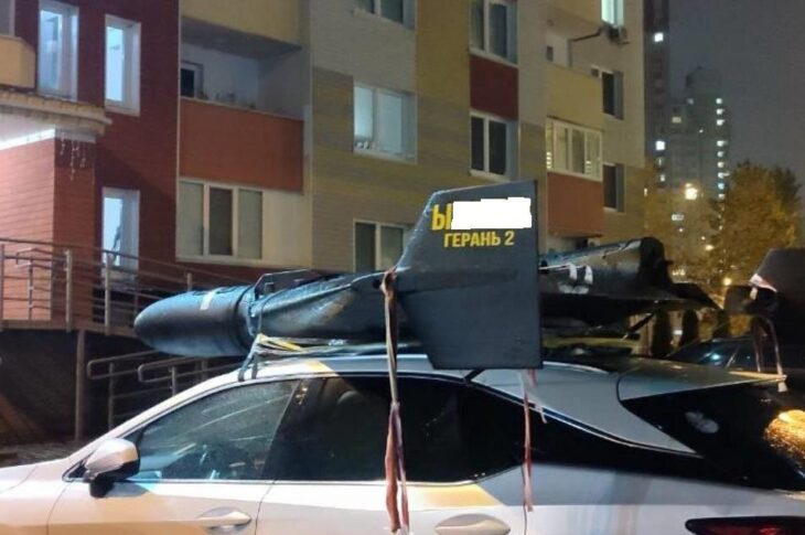 Новини Києва - У Києві чоловік перевозив "шахед" на даху авто