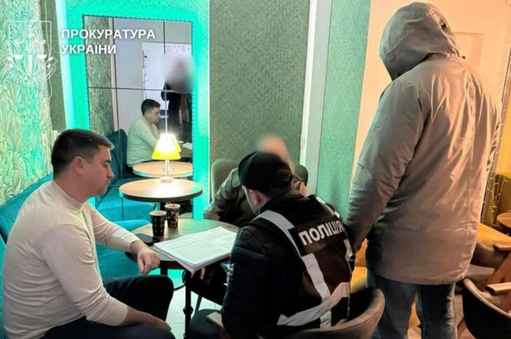 Новини Києва - У Києві шахраї видурили мільйони на "лазерну зброю"