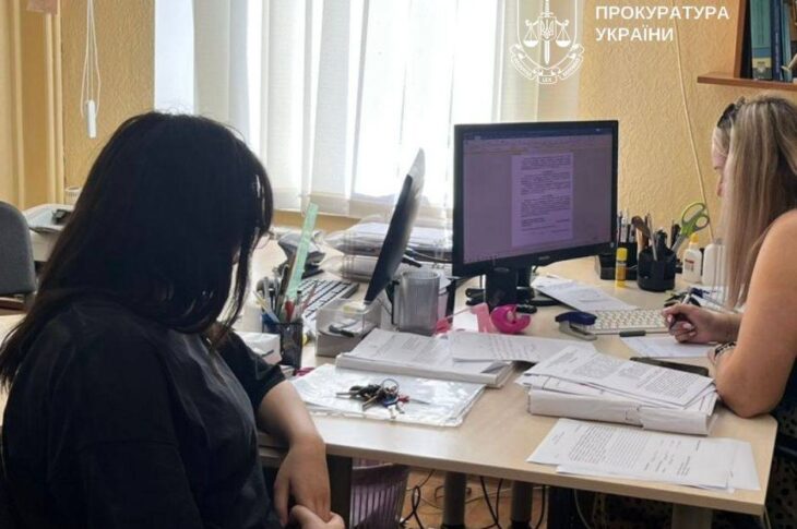 Новини Києва - У Києві судитимуть жінку, яка на кілька днів залишила немовля в квартирі