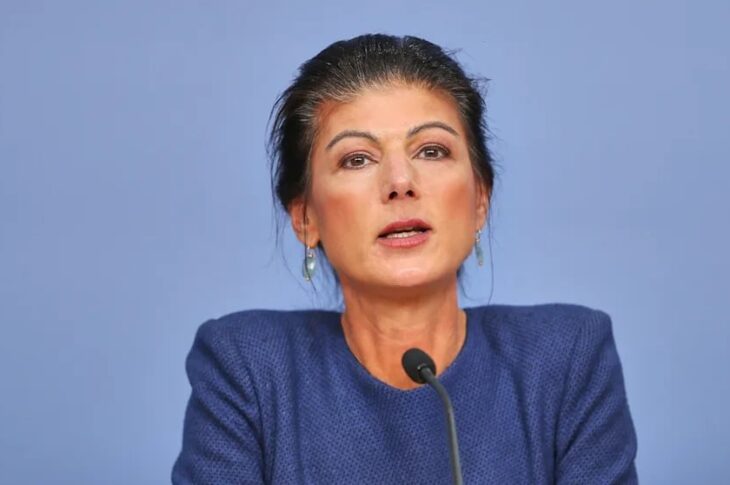 Новини світу - У Німеччині лідерка проросійської партії залишає посаду