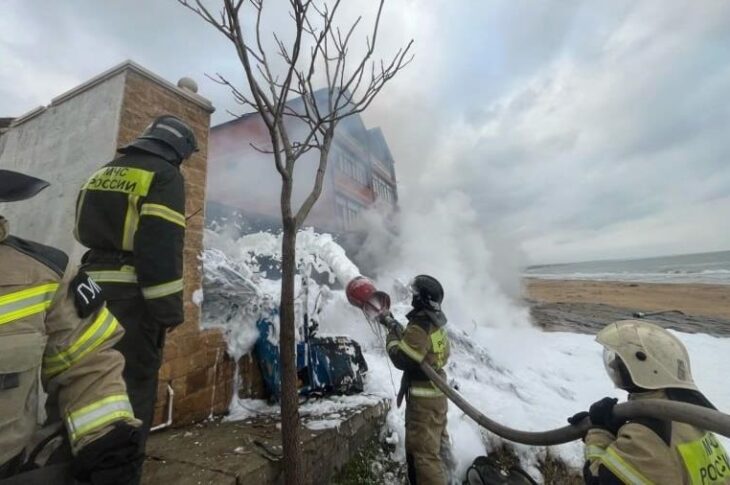 Новини світу - В Дагестані гелікоптер упав на житловий будинок: є загиблі й поранені