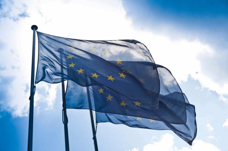 Новини світу - В Європарламенті закликали заборонити соцмережі до 16 років