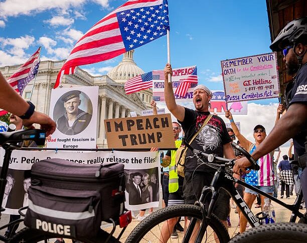 Новини світу - За імпічмент Трампа: Вашингтон охопили масштабні акції протесту