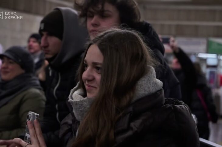 Музика, що єднає: Оркестр ДСНС привітав киян із прийдешнім Різдвом 🎄