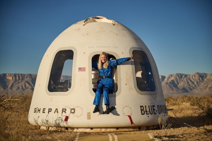 Технології - Blue Origin вперше відправили в космос людину на колісному кріслі