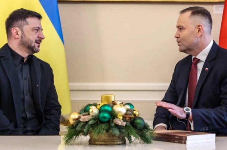 Новини України - Навроцький подарував Зеленському книгу про Волинську трагедію