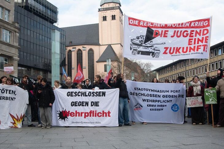 Новини світу - Німецькі студенти почали протести проти відновлення військової служби