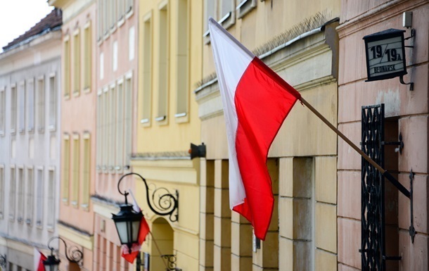 Новини світу - Польщу звільнили від зобов'язань приймати мігрантів