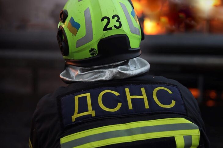 Новини України - Шахед поцілив у багатоповерхівку в Чернігові