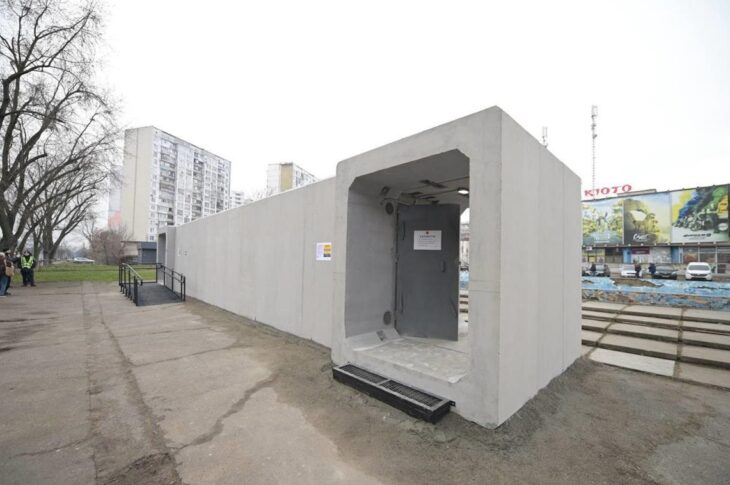 Новини Києва - У Києві встановили перше мобільне укриття