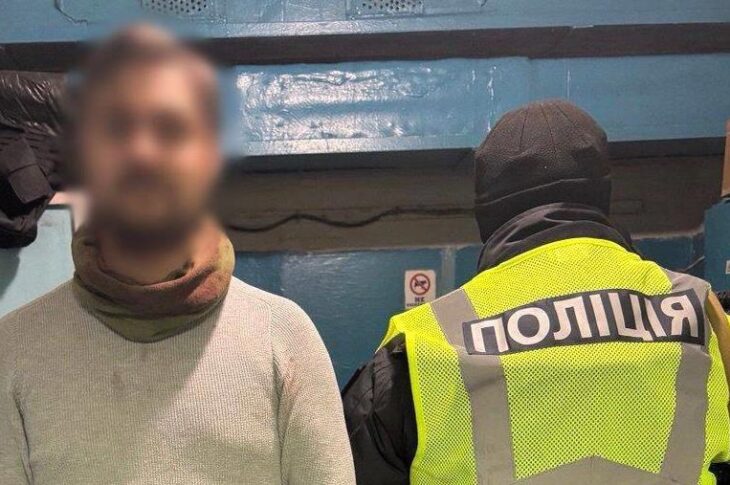 Новини Києва - У метро Києва чоловік поранив ножем двох пасажирів