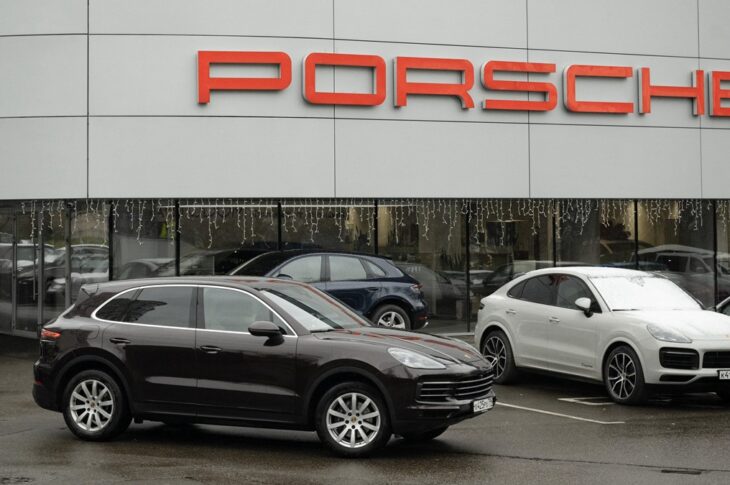 Авто новини - У Росії перестали працювати автомобілі Porsche