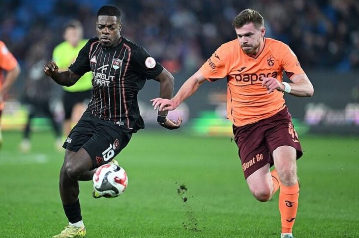 Новини спорту - Українець став найкращим захисником чемпіонату Туреччини в листопаді