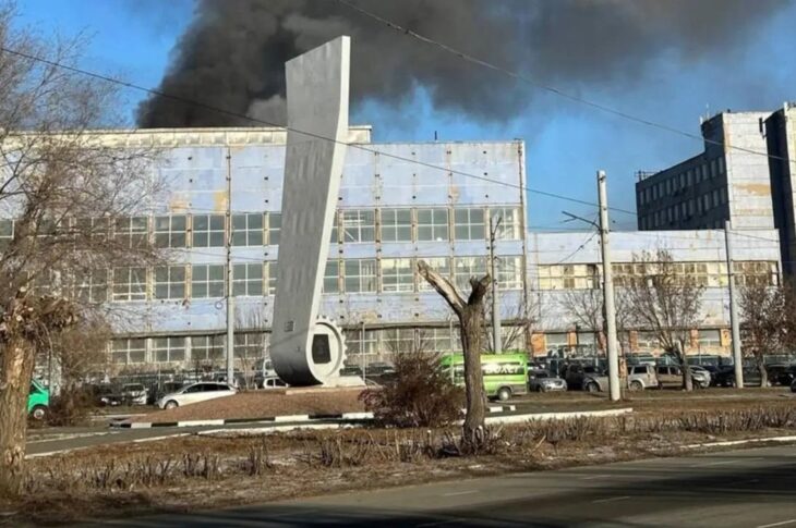 Новини світу - В російському Орську пожежа на оборонному заводі