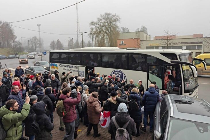 Новини світу - Всі звільнені білоруські політв'язні виїхали з України в Польщу та Литву