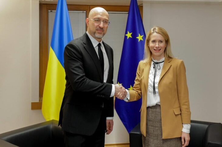 Новини світу - ЄС розвиватиме оборонну співпрацю з Україною
