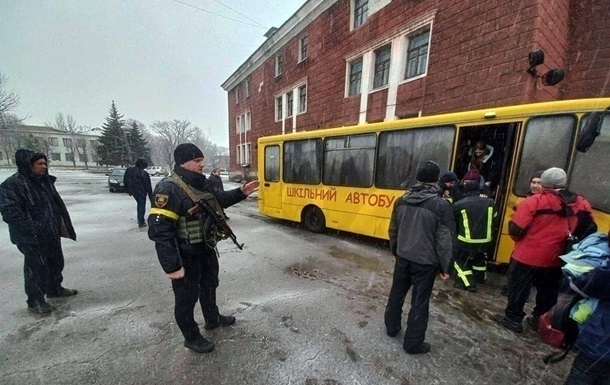 Новини України - З 19 населених пунктів Донеччини примусово евакуюють родини з дітьми
