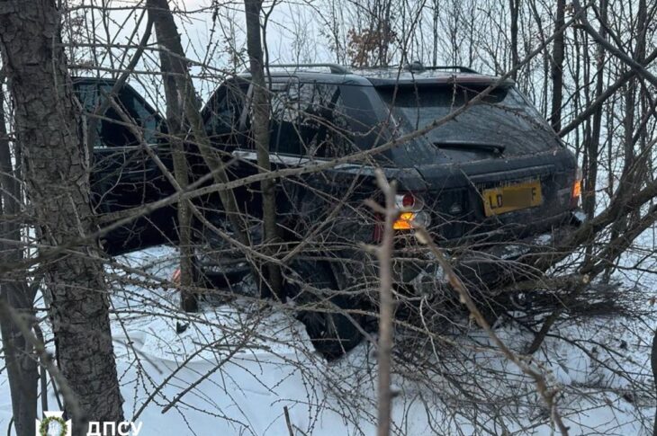 Новини України - Авто з ухилянтами збило прикордонника, намагаючись потрапити до Румунії