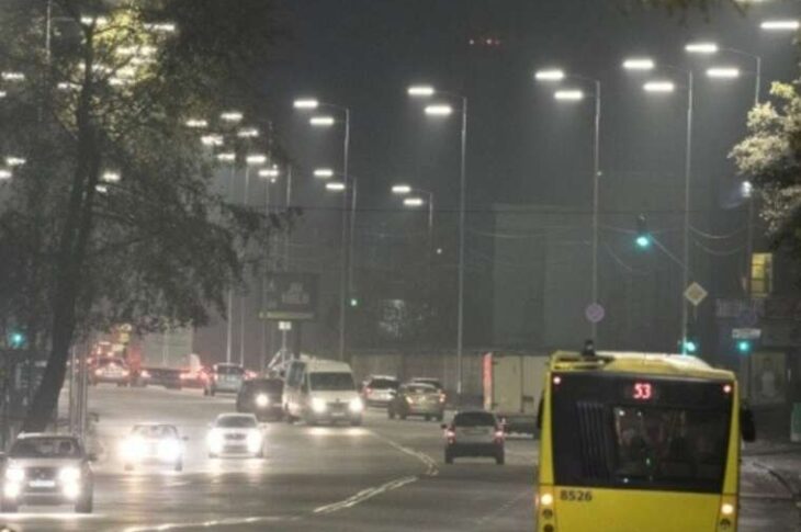 Корупція - Інженера КП Київміськсвітло судитимуть за переплату понад 3 мільйони гривень на опорах для світильників