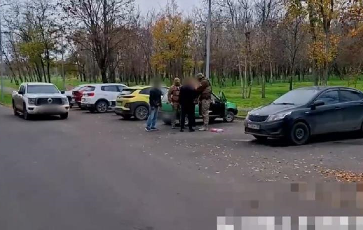 Новини України - Росіяни звинуватили 17-річного жителя Маріуполя у "держзраді"
