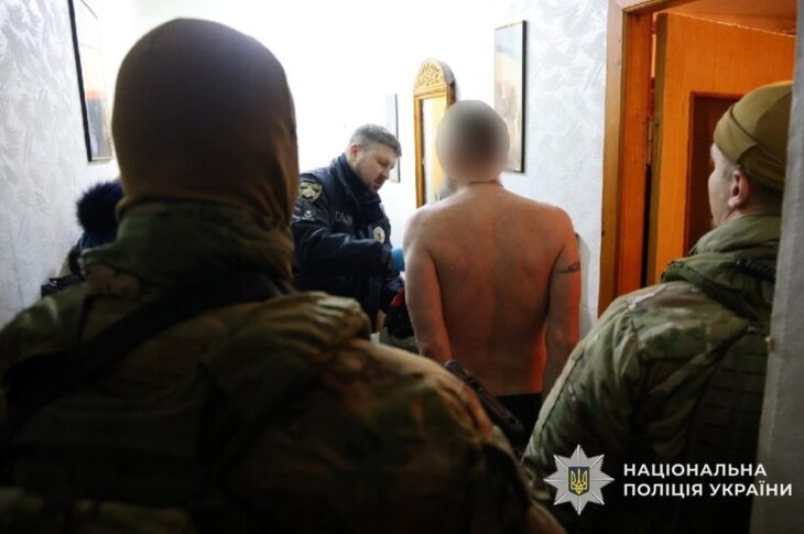 Новини України - У Дніпрі чоловік взяв у заручники власну матір