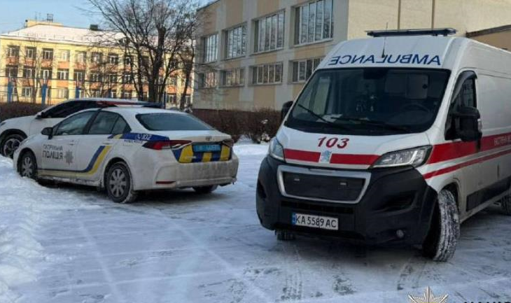 Новини Києва - У Києві школяр з ножем напав на вчительку та однокласника