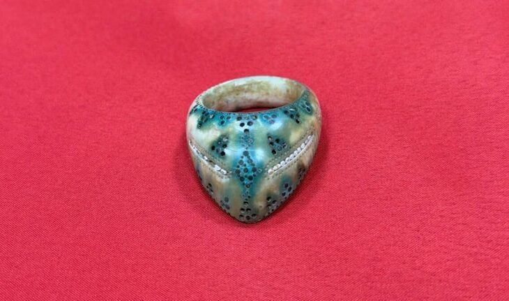 Технології - У Туреччині знайшли перстень лучника з перлинами віком понад 800 років